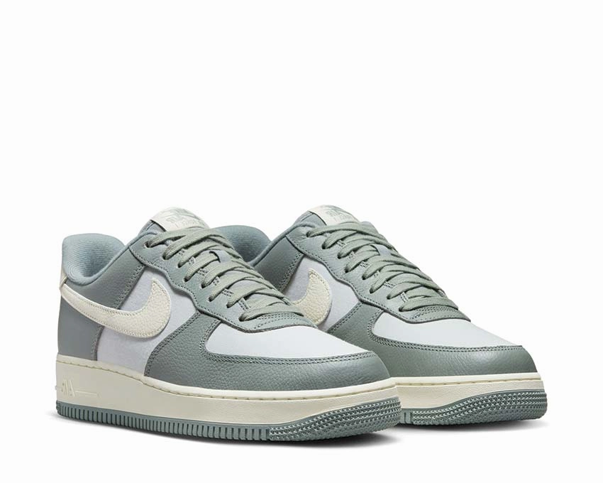 Nike Air Force 1 07 LX Nike Men??s everyday sneakers
