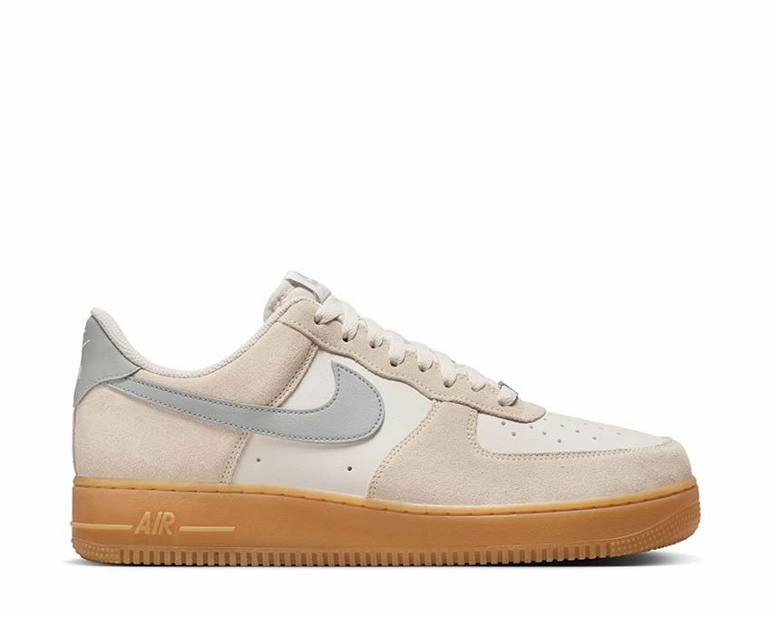 Nike Air Force 1 '07 LV8 Nike men??s athletic shoes with versatile design