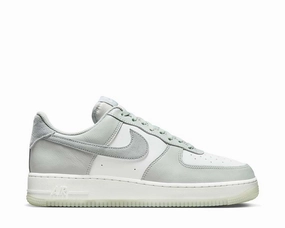 Nike Air Force 1 '07 LV8 Nike men??s athletic shoes with versatile design