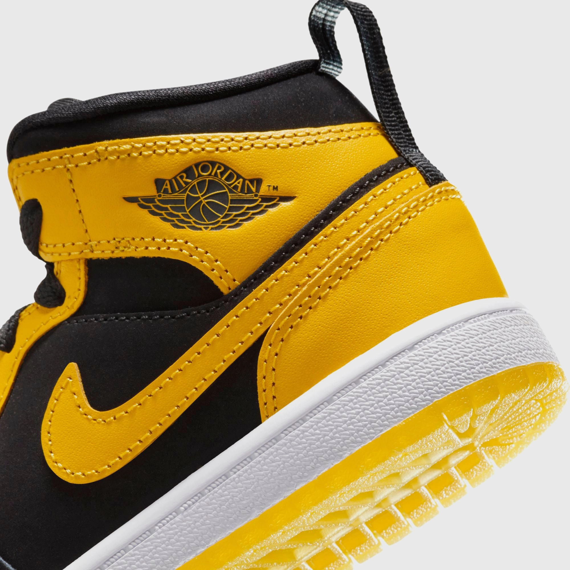 Nike Air Jordan 1 Mid Se - Black / White / Varsity Maize All-day streetwear kicks