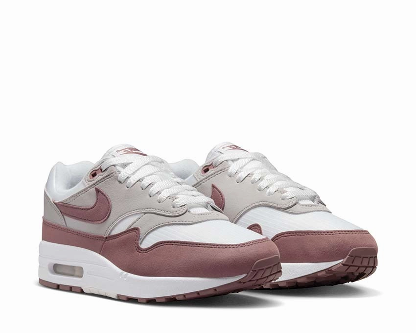 Nike Air Max 1 W Nike Women??s everyday sneakers