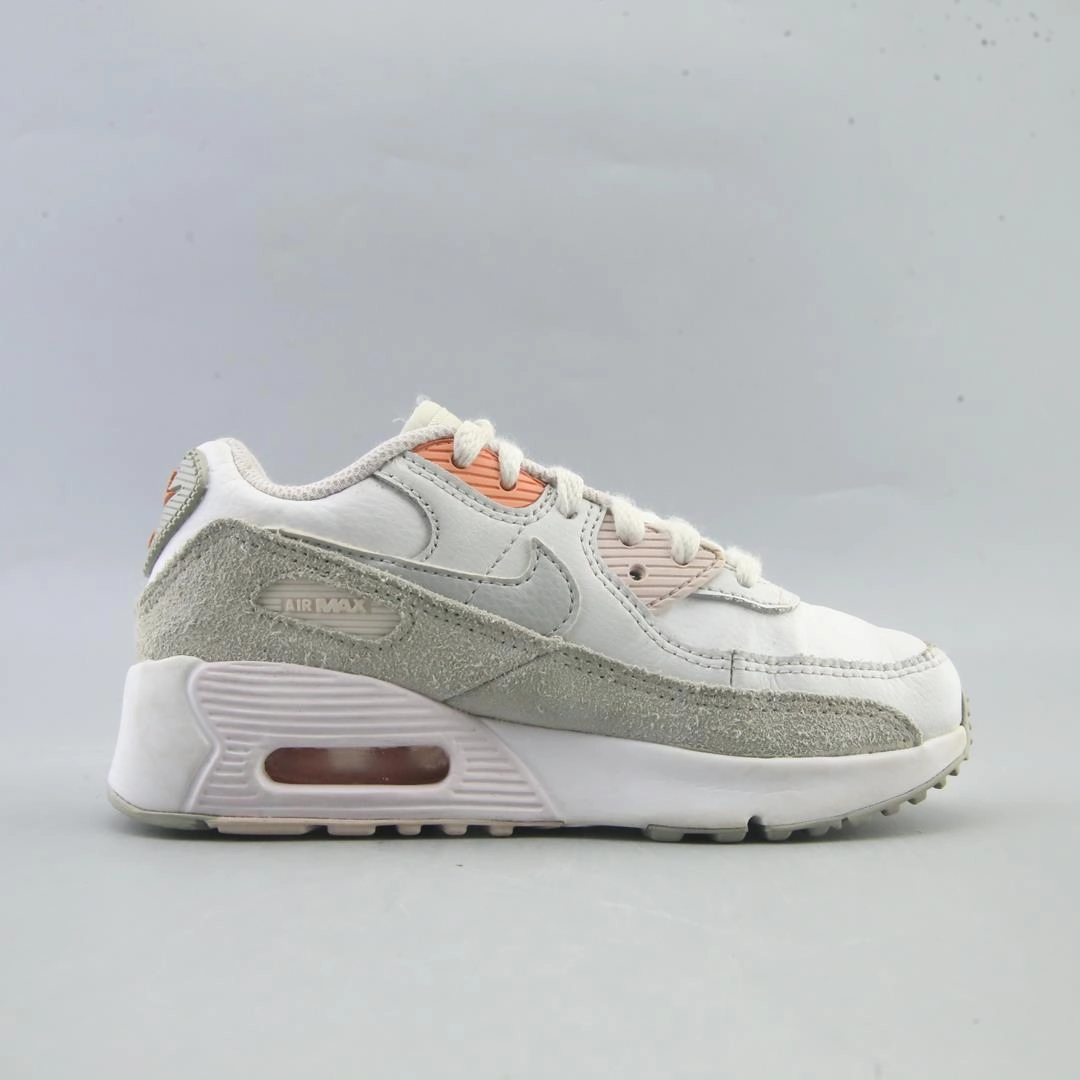 NIKE AIR MAX 90 LTR Nike running shoe close-ups