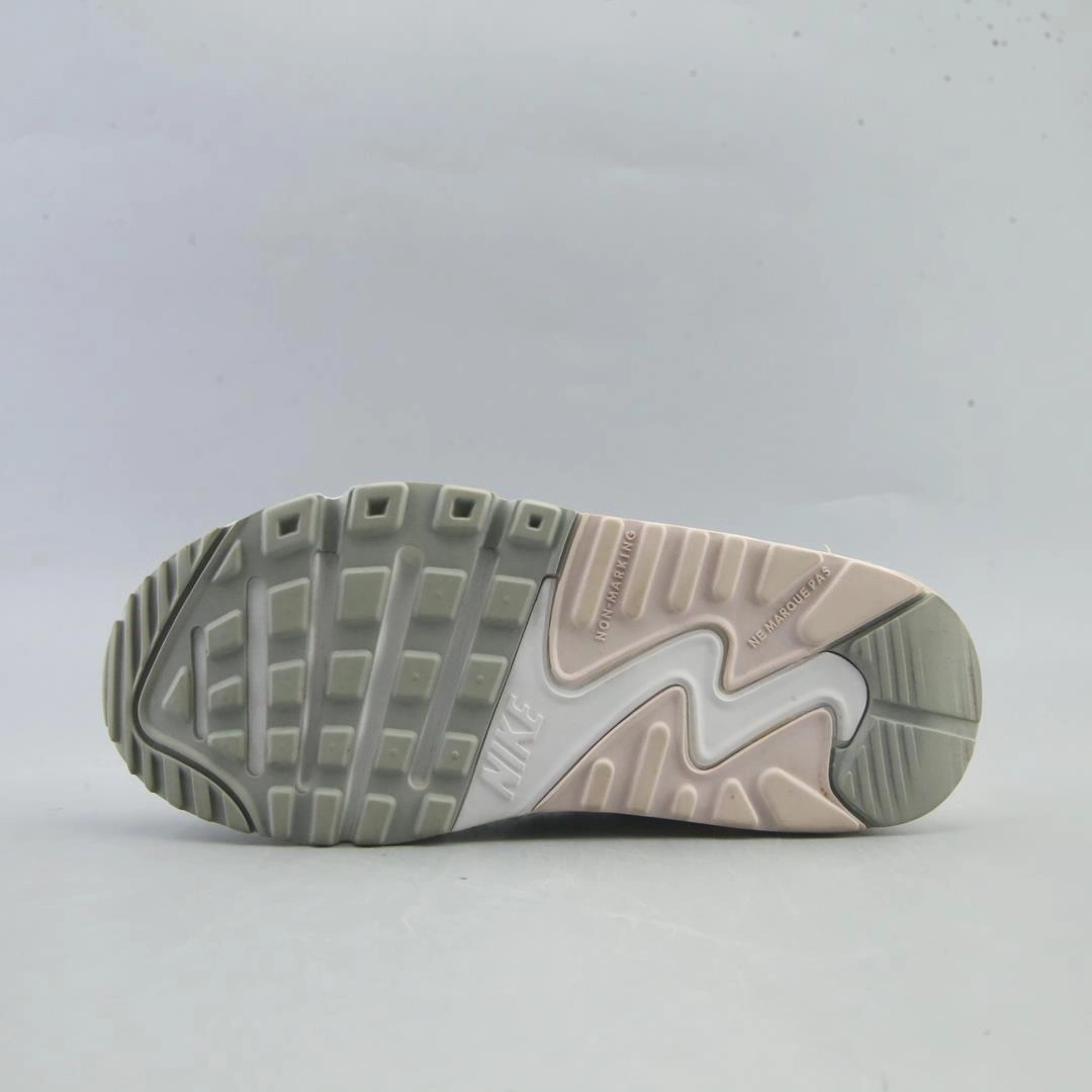 NIKE AIR MAX 90 LTR Nike running shoe close-ups