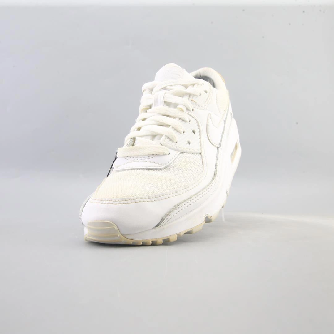 NIKE  AIR MAX 90 Nike running shoe close-ups