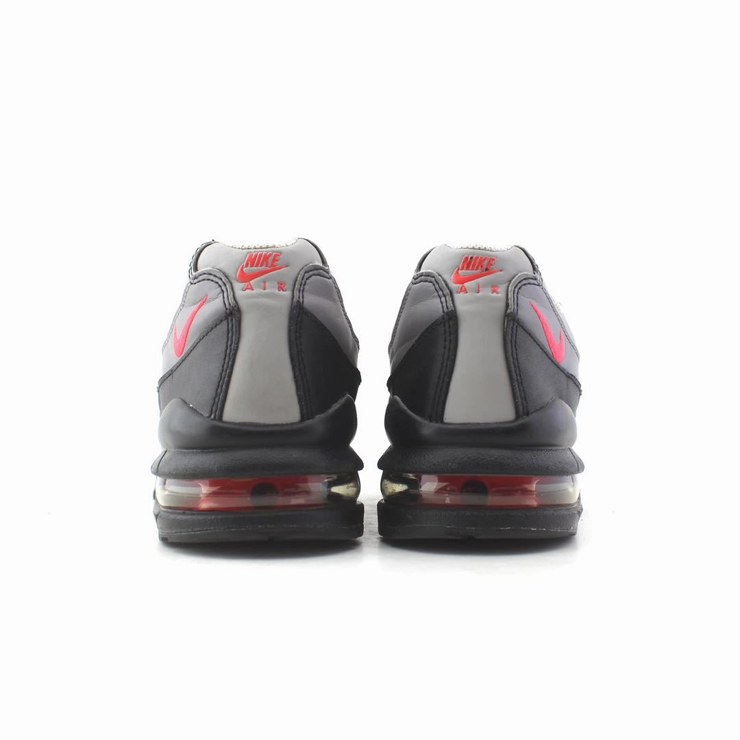 NIKE  AIR MAX 95 Nike performance shoe shots