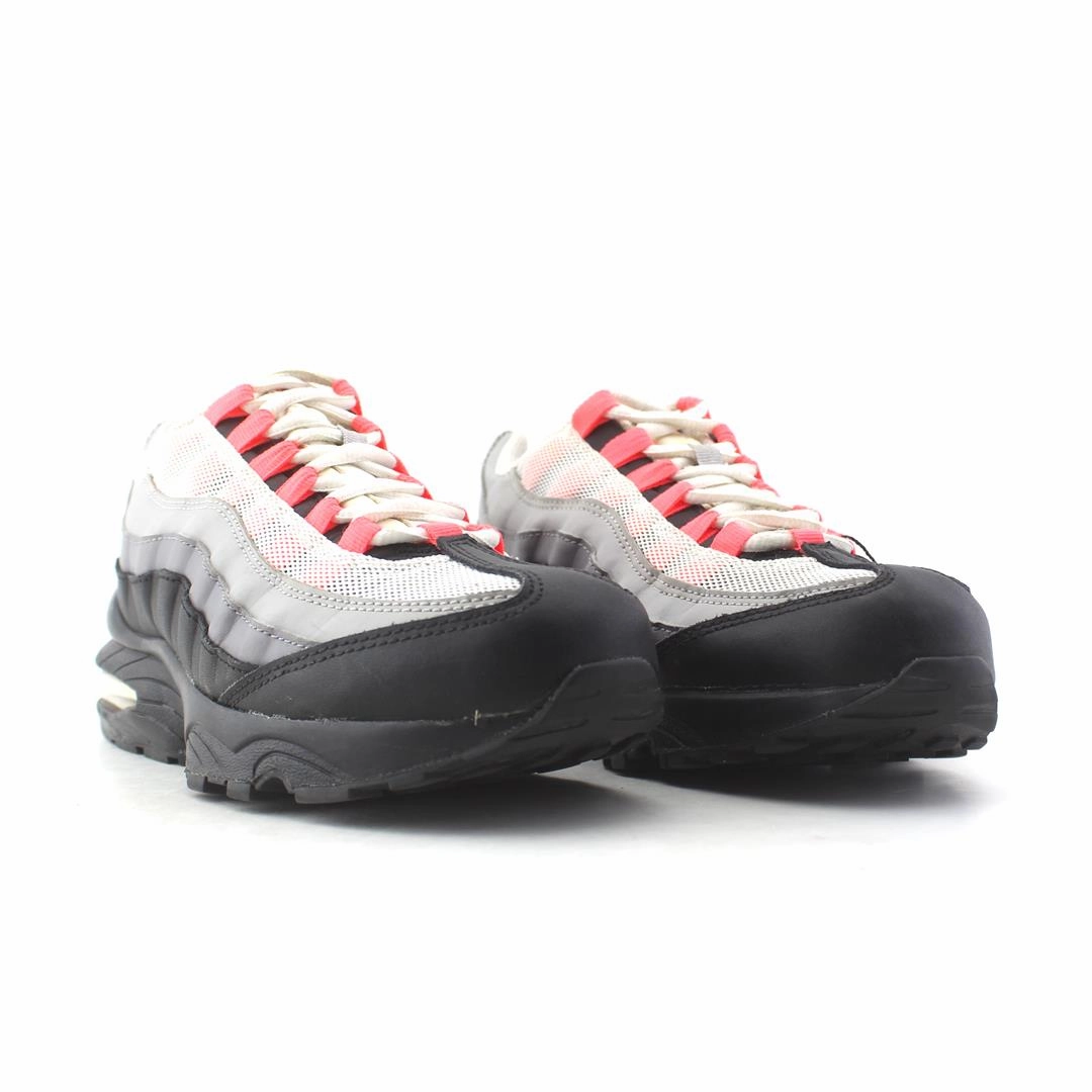 NIKE  AIR MAX 95 Nike performance shoe shots