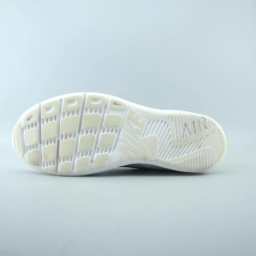 NIKE AIR MAX OKETO Nike running shoe close-ups
