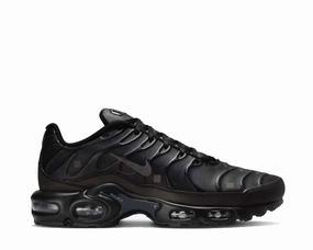 Nike Air Max Plus A Cold Wall Nike men??s athletic shoes with versatile design