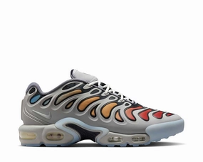 Nike Air Max Plus Drift Nike women??s sneakers with sporty chic feel