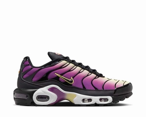 Nike Air Max Plus W Nike women??s sneakers with sporty chic feel