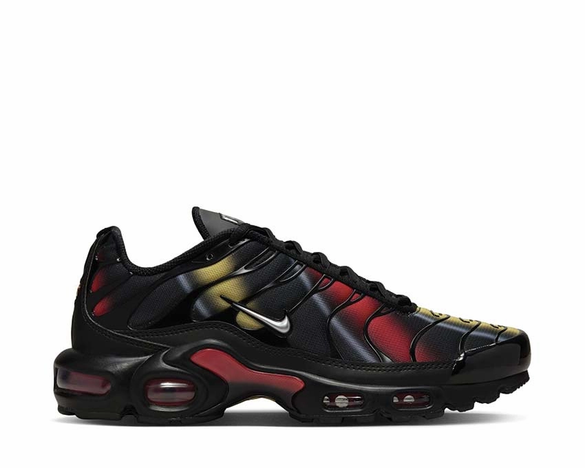 Nike Air Max Plus W Nike women??s sneakers with sporty chic feel