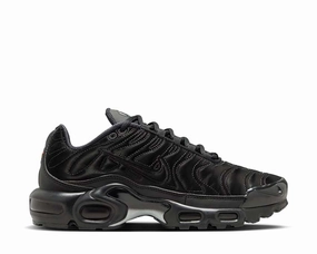 Nike Air Max Plus W Nike women??s sneakers with sporty chic feel