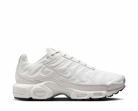 Nike Air Max Plus W Nike women??s sneakers with sporty chic feel