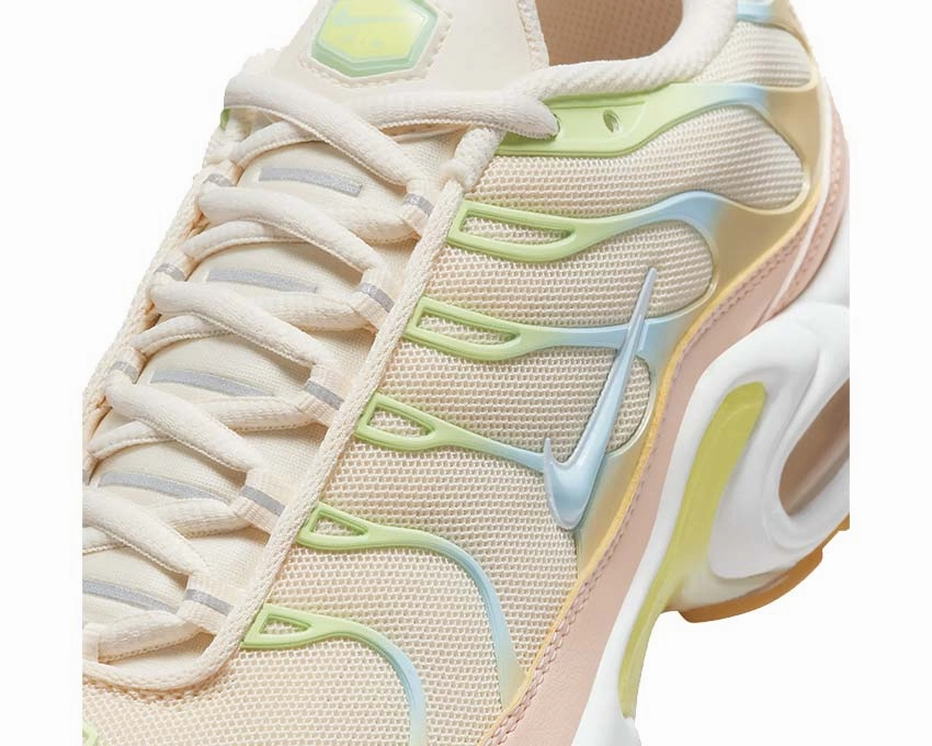 Nike Air Max Plus W "Crimson Tint" Nike Men??s athletic shoes