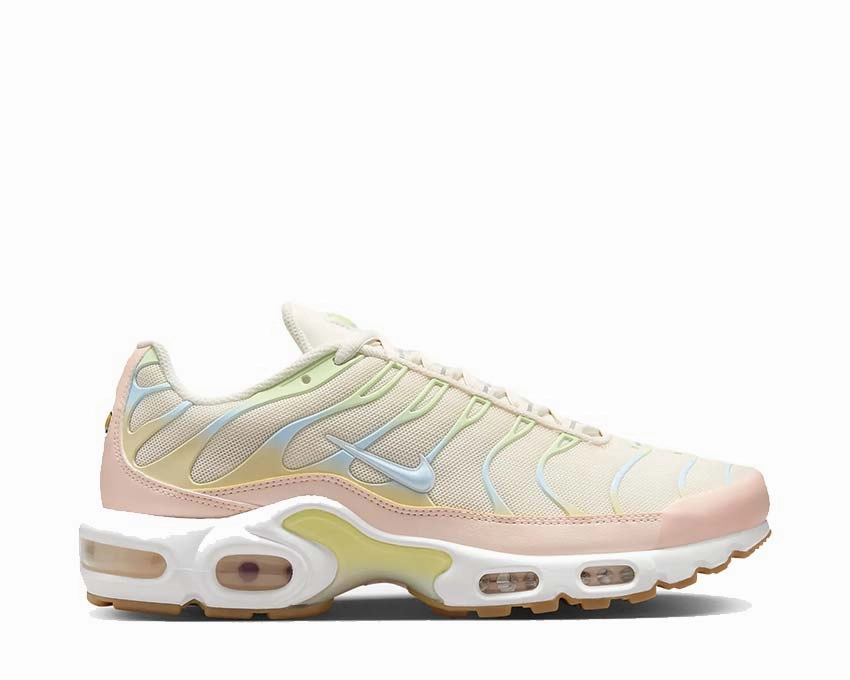 Nike Air Max Plus W "Crimson Tint" Nike men??s athletic shoes with versatile design