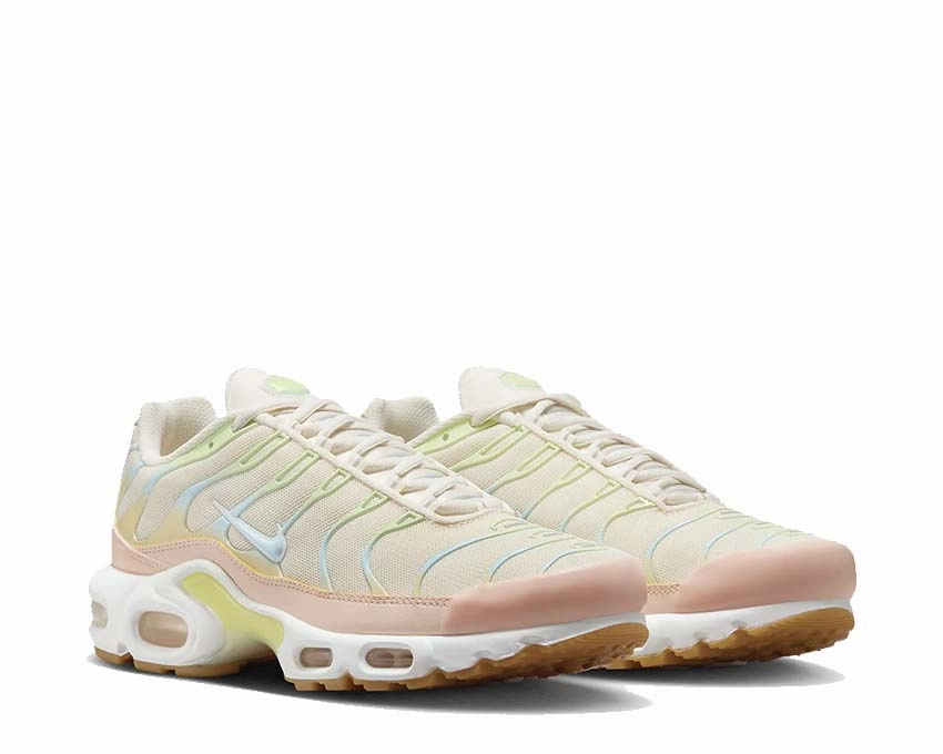 Nike Air Max Plus W "Crimson Tint" Nike Men??s athletic shoes