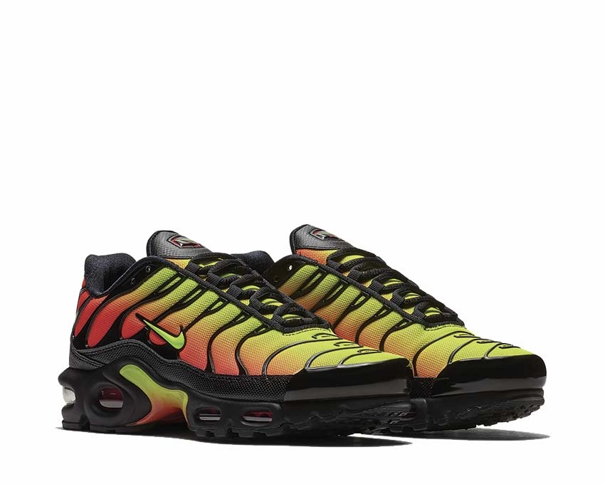 Nike Air Max Plus W "Solar Red" Nike Men??s athletic shoes