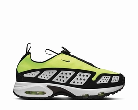 Nike Air Max SNDR W Nike women??s sneakers with sporty chic feel