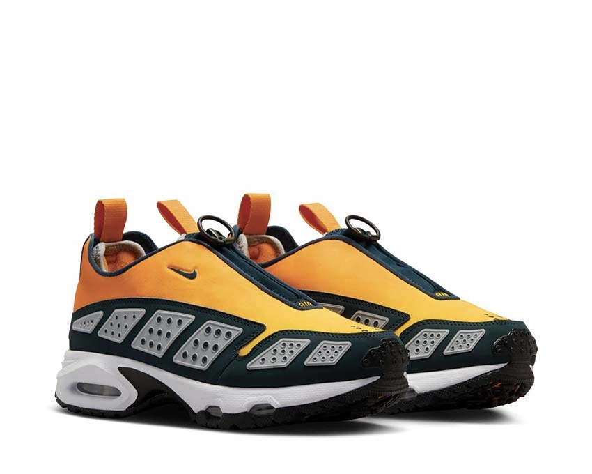 Nike Air Max SNDR W "Canyon Gold" Nike Women??s everyday sneakers