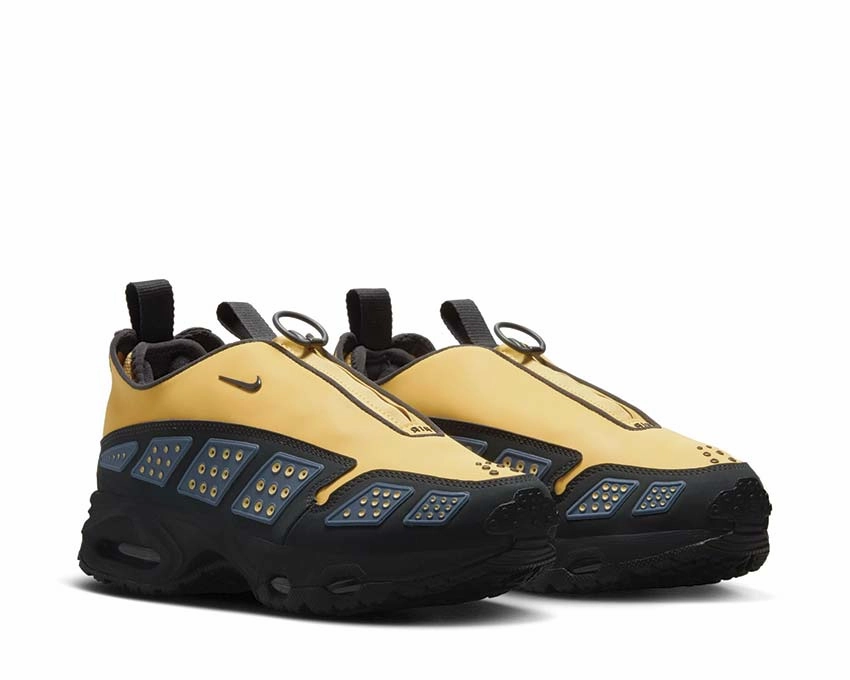 Nike Air Max SNDR W "Saturn Gold" Nike Women??s everyday sneakers