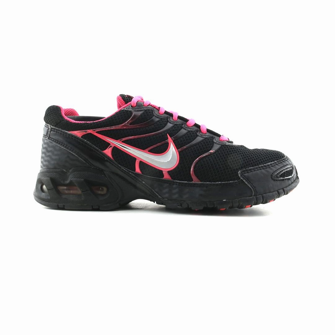 NIKE AIR MAX TORCH 4 sleek Nike sneaker angles
