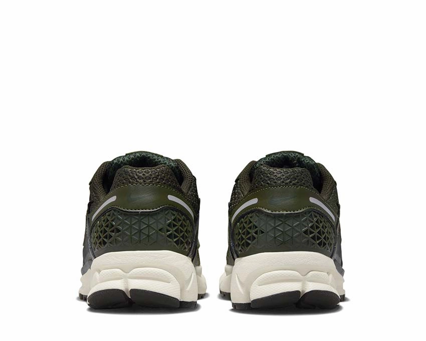 Nike Air Zoom Vomero 5 W Nike Women??s everyday sneakers