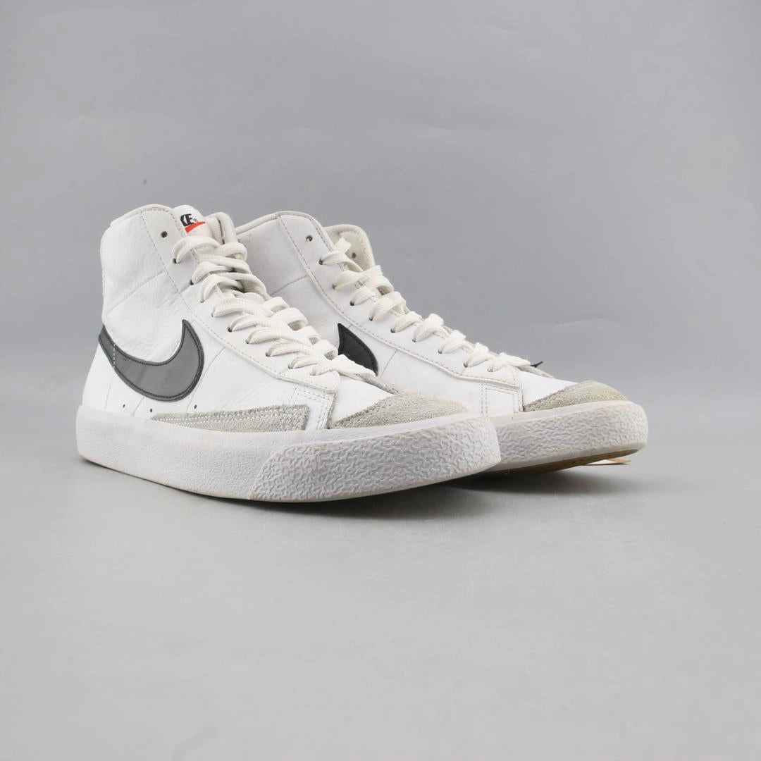 NIKE  BLAZER MID '77 Nike performance shoe shots