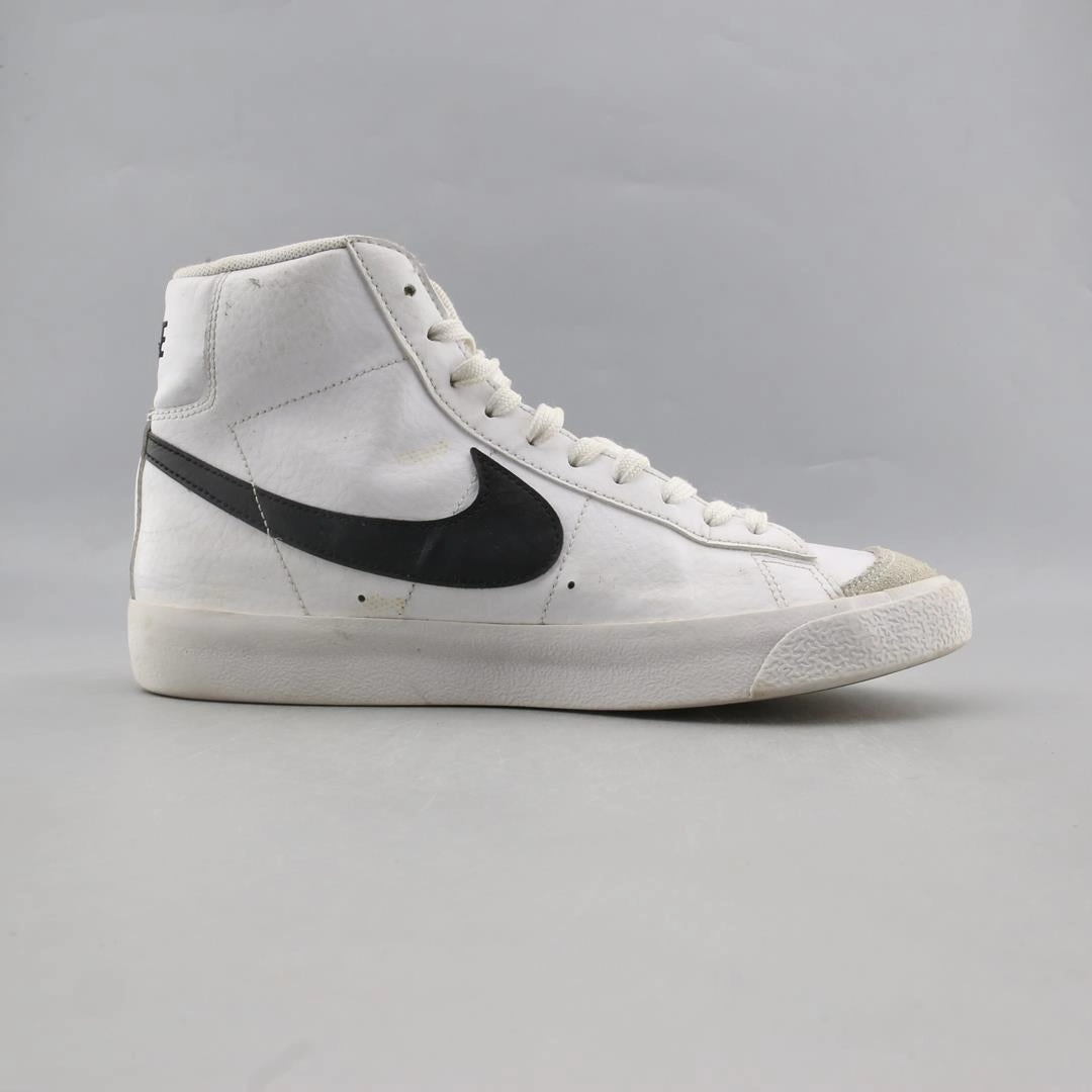 NIKE  BLAZER MID '77 Nike performance shoe shots