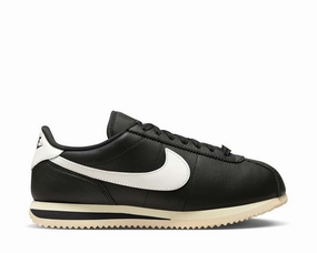 Nike Cortez 23 Premium Nike women??s sneakers with sporty chic feel