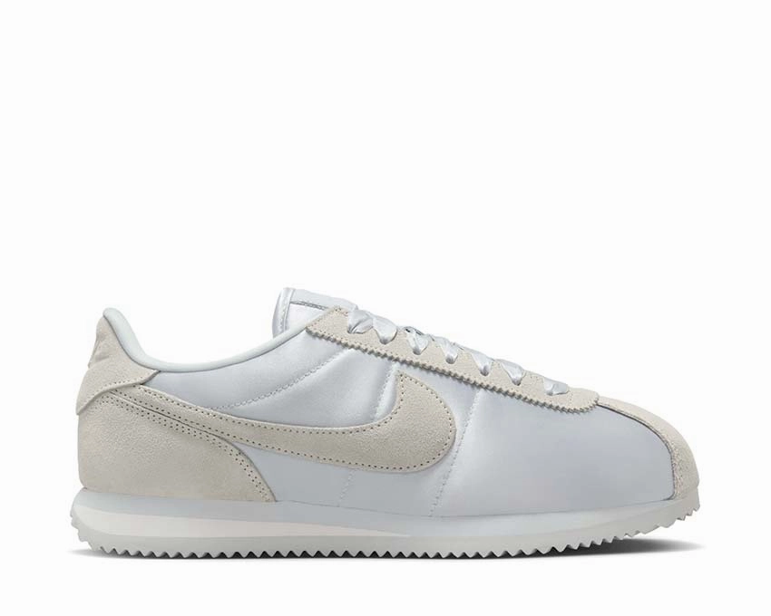 Nike Cortez Textile W Nike women??s sneakers with sporty chic feel