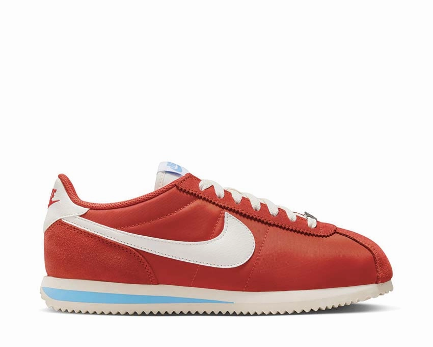 Nike Cortez TXT W "Picante Red" Nike women??s sneakers with sporty chic feel