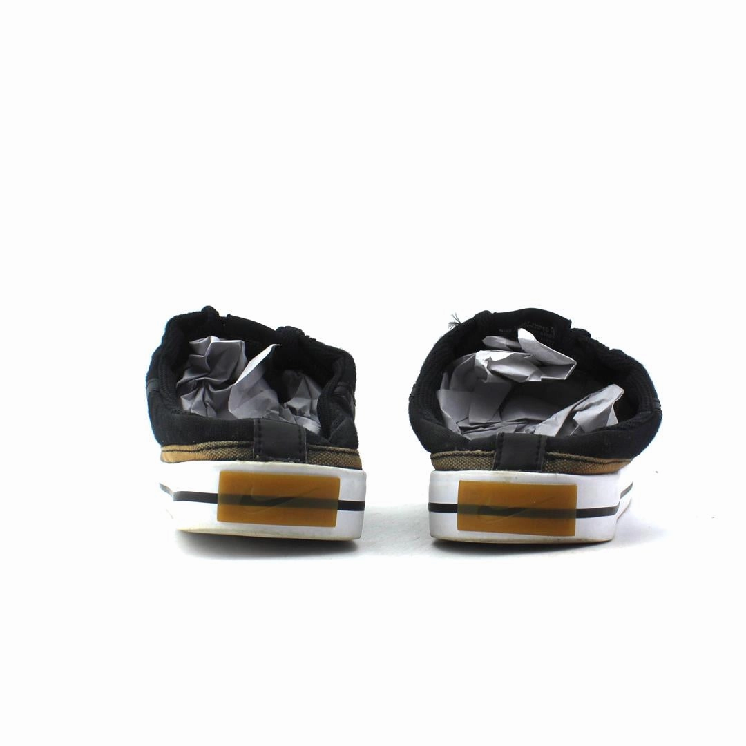 NIKE  COURT LEGACY MULE vibrant Nike shoe colors