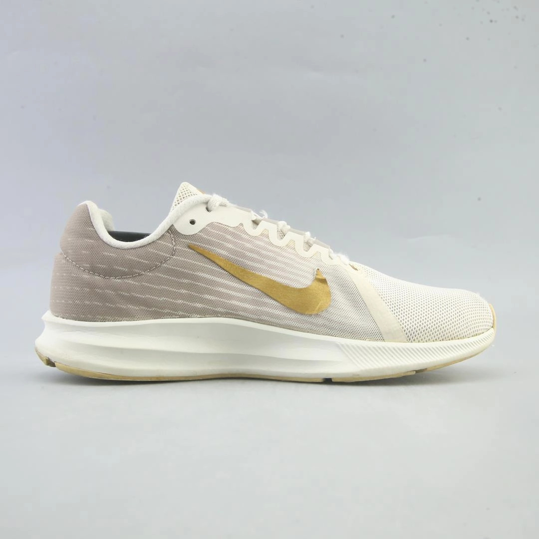 NIKE DOWNSHIFTER 8 sleek Nike sneaker angles