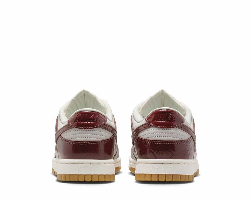 Nike Dunk Low LX W Nike Women??s everyday sneakers