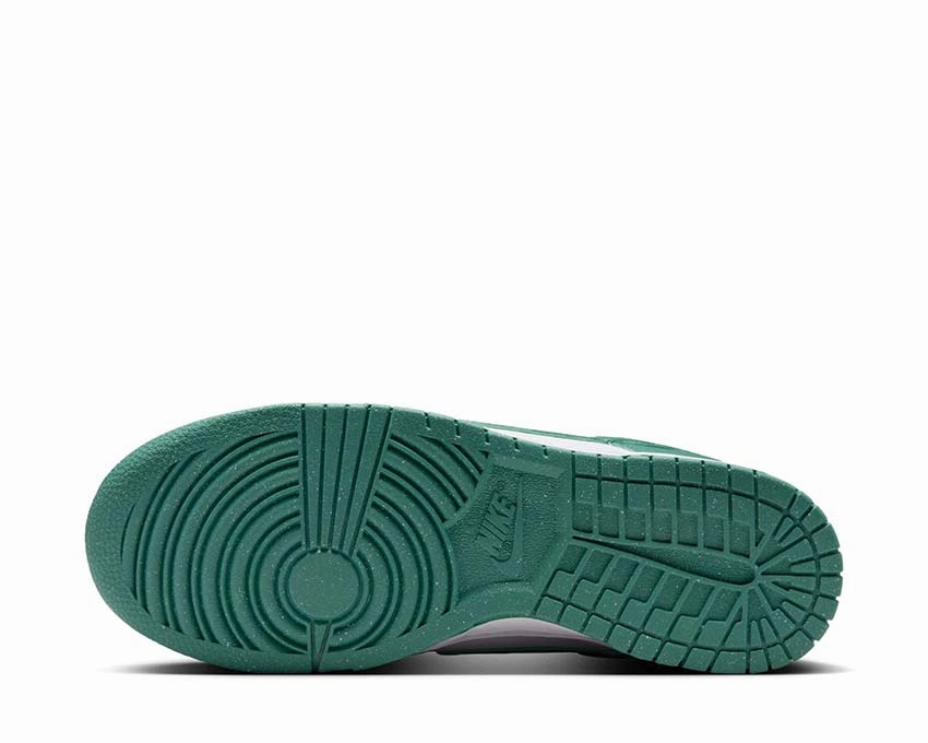Nike Dunk Low Nike Women??s everyday sneakers