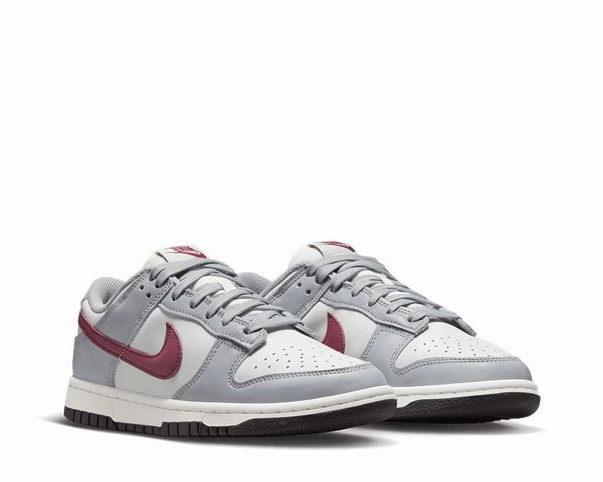 Nike Dunk Low Nike Women??s everyday sneakers