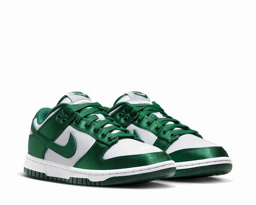Nike Dunk Low Nike Women??s everyday sneakers
