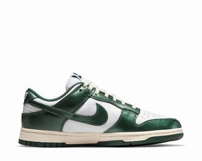 Nike Dunk Low W Nike women??s sneakers with sporty chic feel