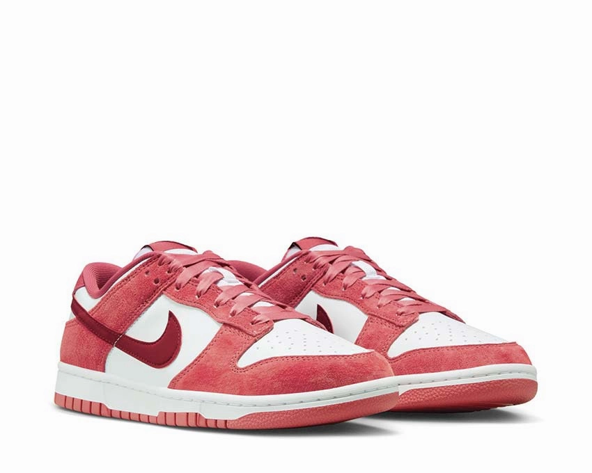 Nike Dunk Low W V.Day Nike Women??s everyday sneakers