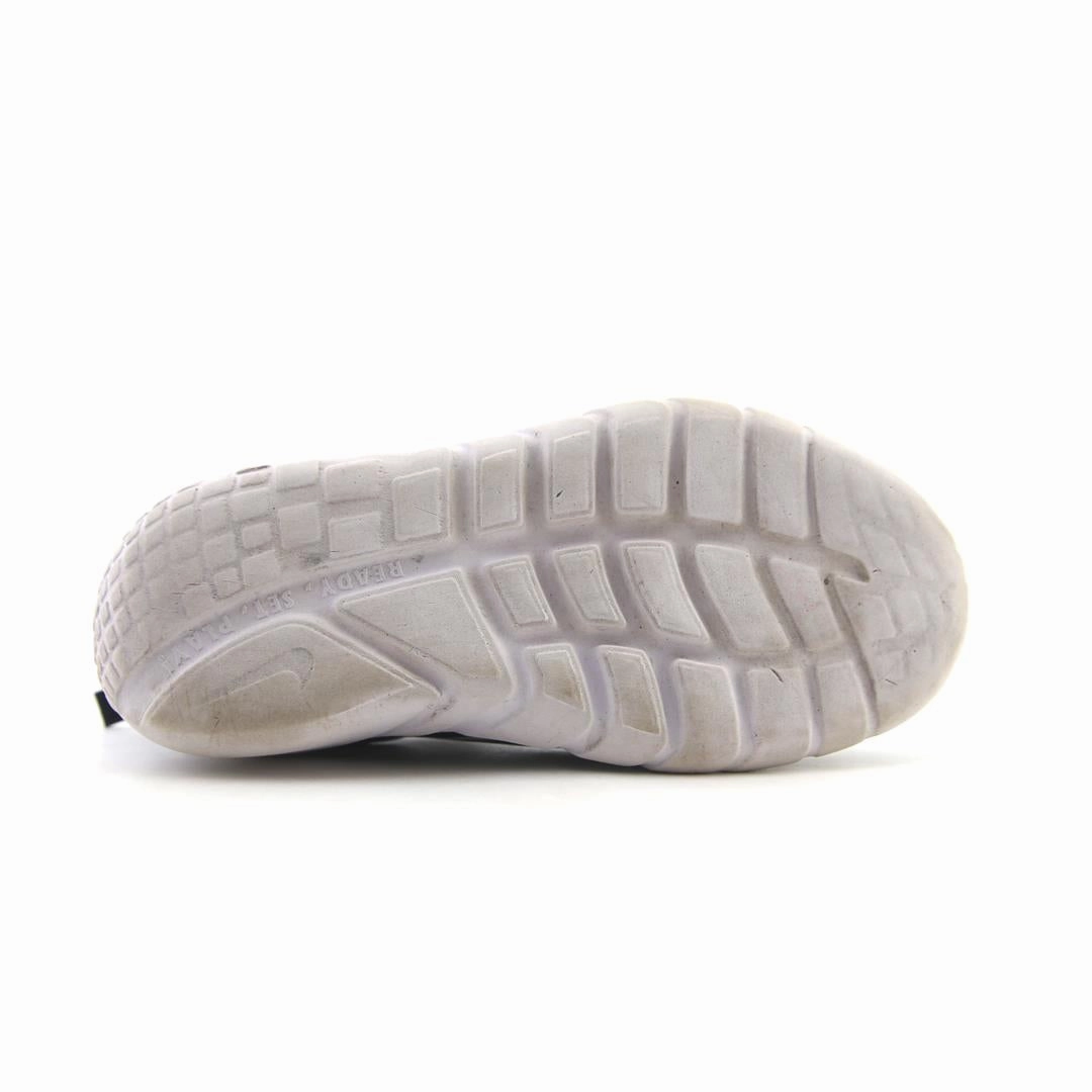 NIKE FLEX RUNNER 2 modern Nike footwear styles