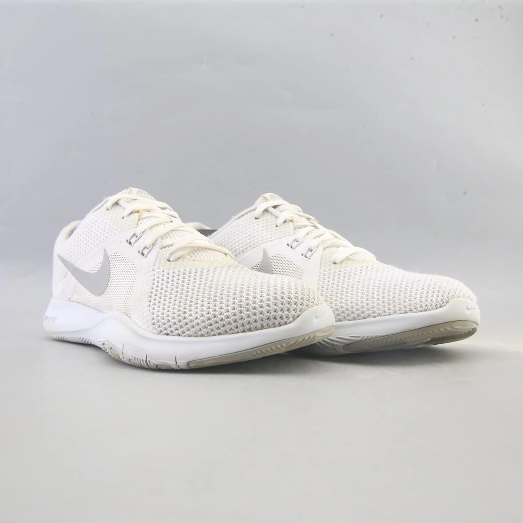 NIKE FLEX TR 6 modern Nike footwear styles