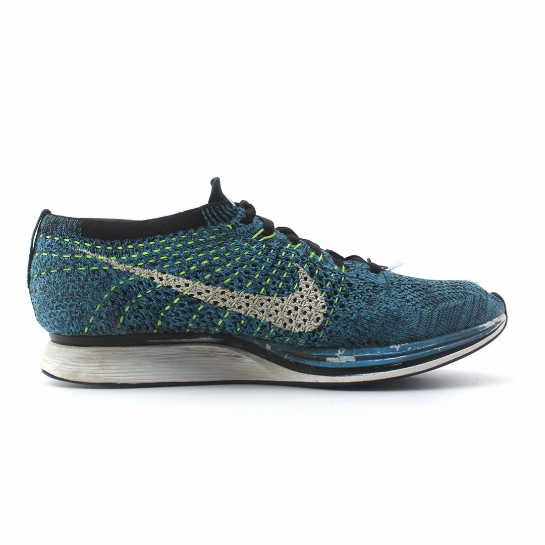 NIKE  FLYKNIT RACER Nike performance shoe shots