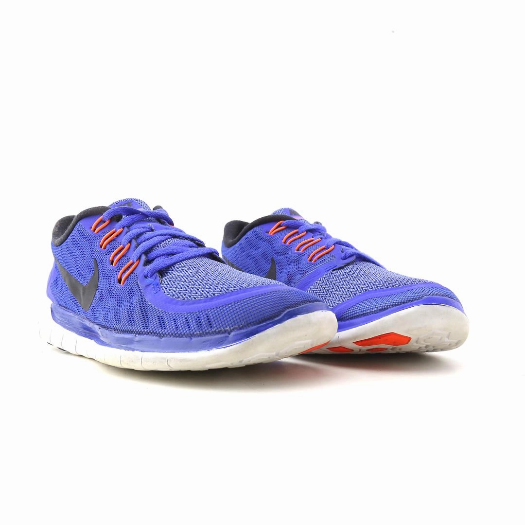 NIKE FREE 5.0 sleek Nike sneaker angles
