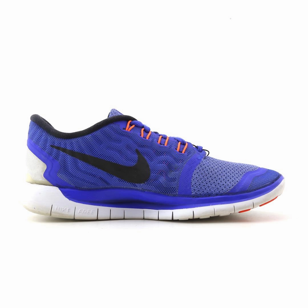 NIKE FREE 5.0 sleek Nike sneaker angles