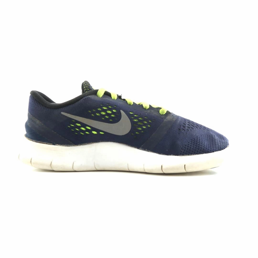 NIKE FREE RN Nike running shoe close-ups