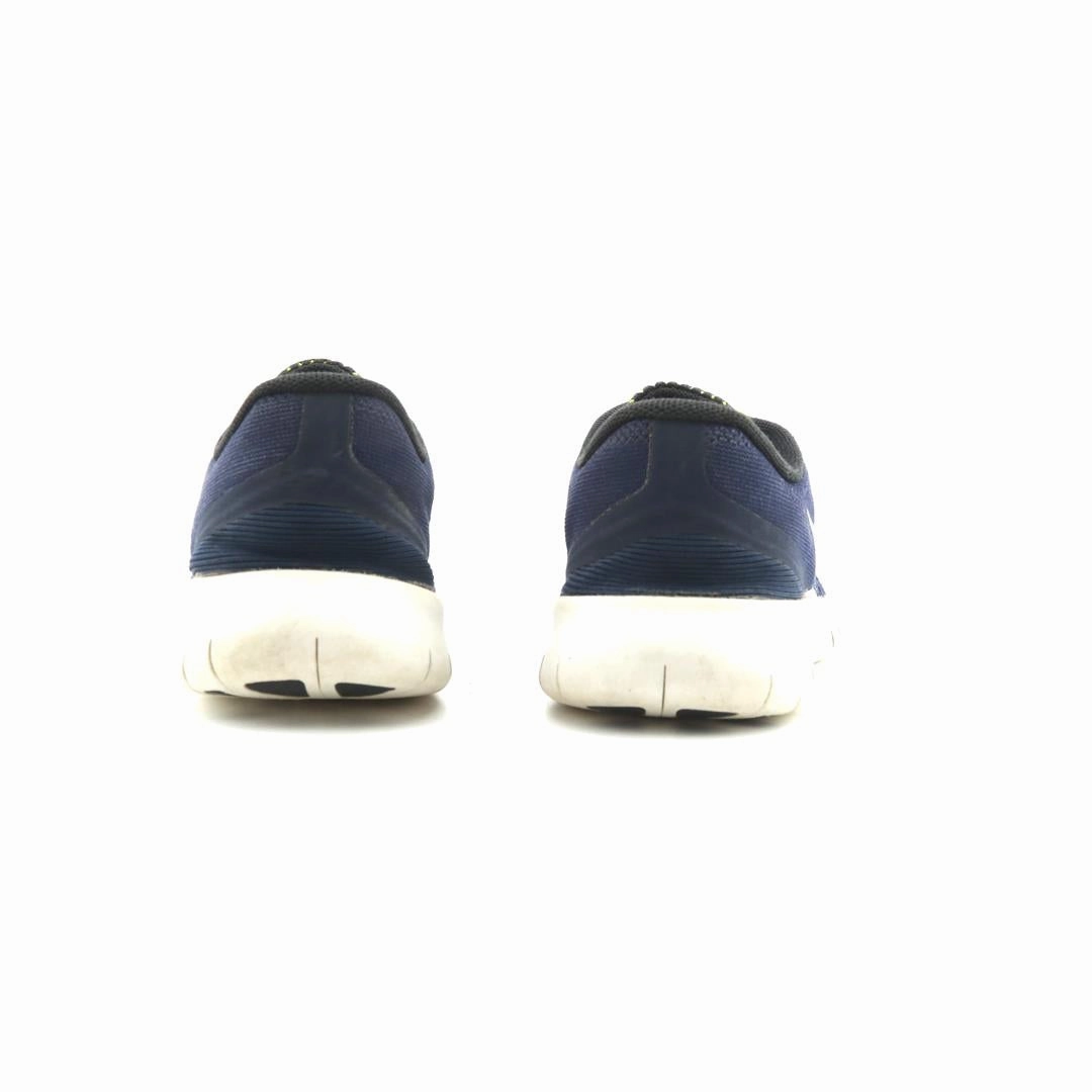 NIKE FREE RN Nike running shoe close-ups