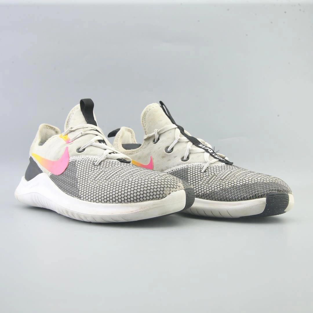 NIKE FREE TR 8 Nike performance shoe shots