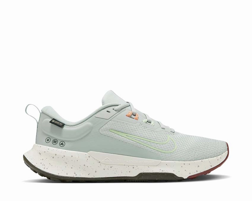 Nike Juniper Trail 2 Gore-Tex Nike men??s athletic shoes with versatile design