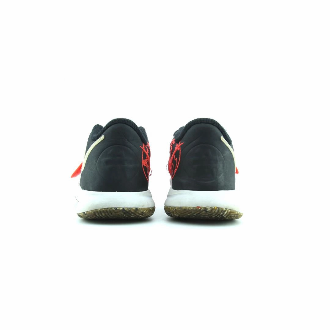 NIKE KYRIE FLYTRAP 3 Nike casual shoe imagery