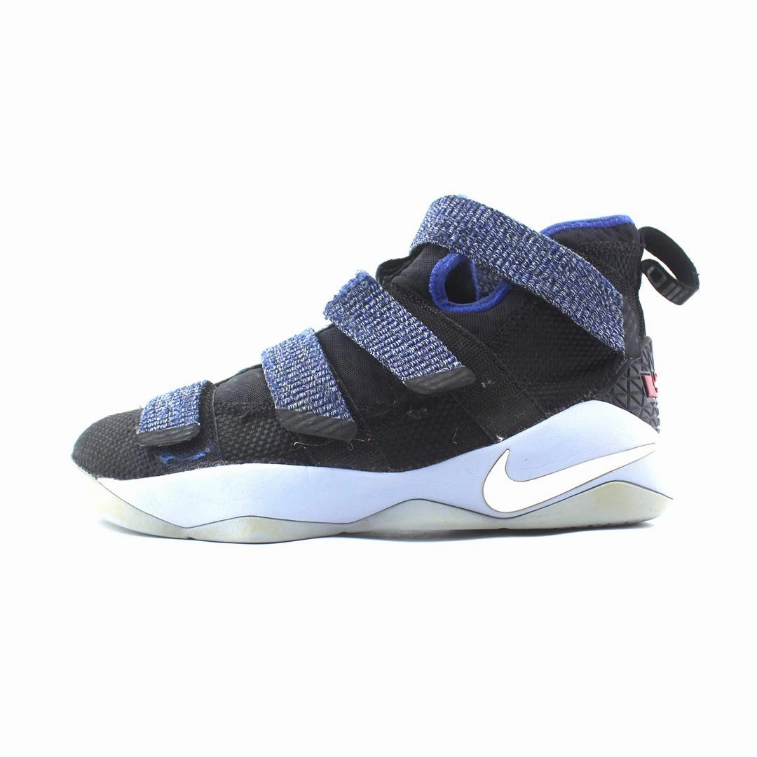 NIKE  LEBRON XI 11 Nike iconic sport shoe silhouettes